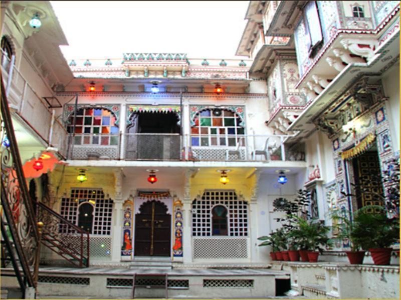 Shree Jagdish Mahal Heritage Hotel Udajpur Zewnętrze zdjęcie