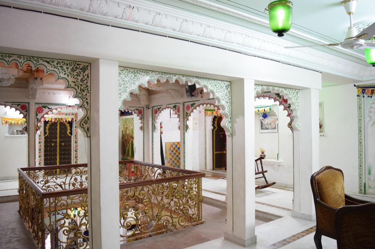 Shree Jagdish Mahal Heritage Hotel Udajpur Zewnętrze zdjęcie