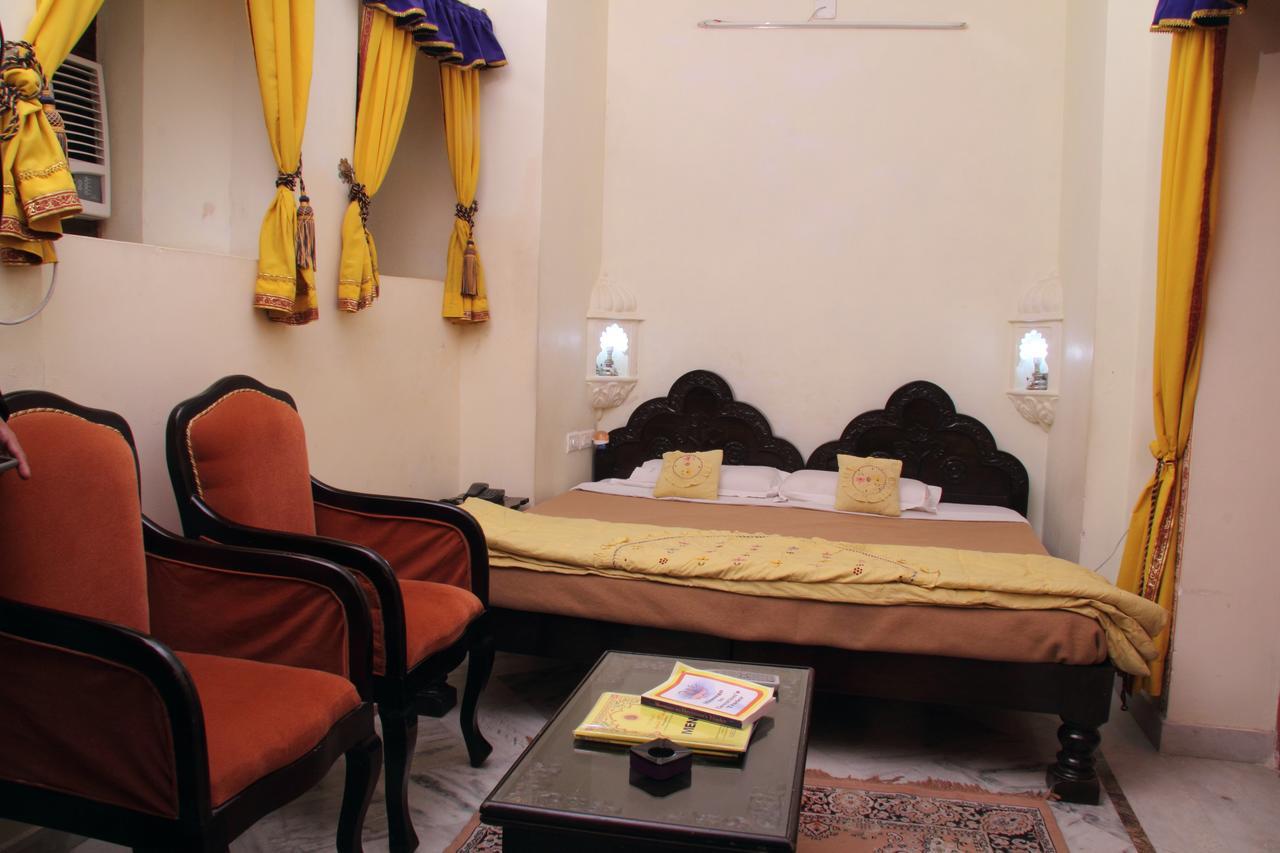 Shree Jagdish Mahal Heritage Hotel Udajpur Zewnętrze zdjęcie